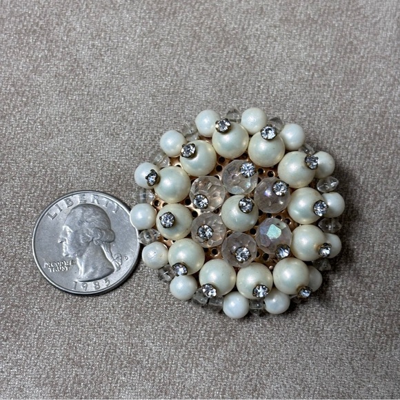Large Vintage Faux Pearl & Crystal Brooch Pin, Mid-Century Rhinestone Brooch - Picture 3 of 4